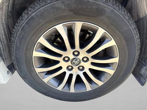 Used 2020 Toyota Sienna XLE FWD image 21