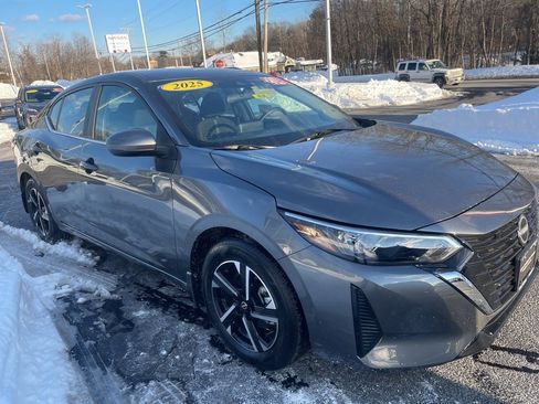 Certified 2025 Nissan Sentra SV image 6