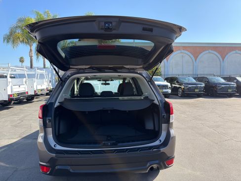 Used 2023 Subaru Forester Premium image 14