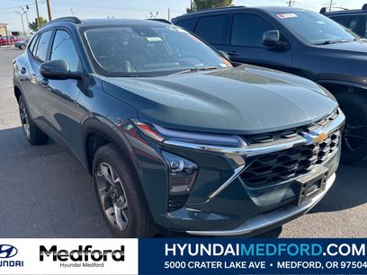Used 2025 Chevrolet Trax LT