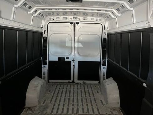 Used 2025 RAM ProMaster 2500 w/ Convenience Group FWD image 23