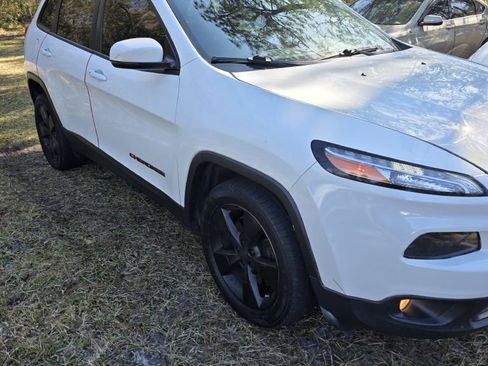 Used 2016 Jeep Cherokee 75th Anniversary image 3