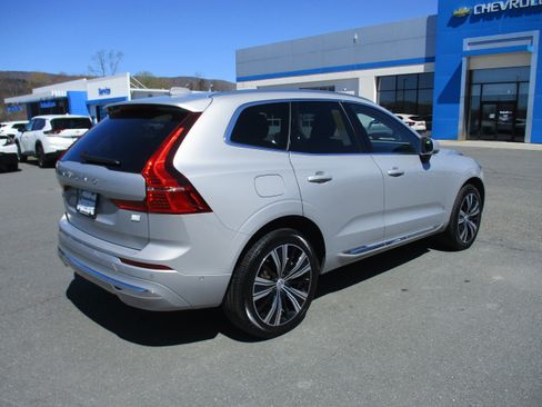 Used 2022 Volvo XC60 T8 Inscription w/ Advanced Package AWD/4WD image 5