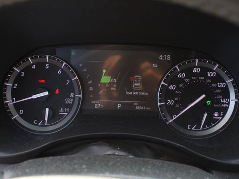 Used 2021 Toyota Highlander XLE AWD/4WD image 11