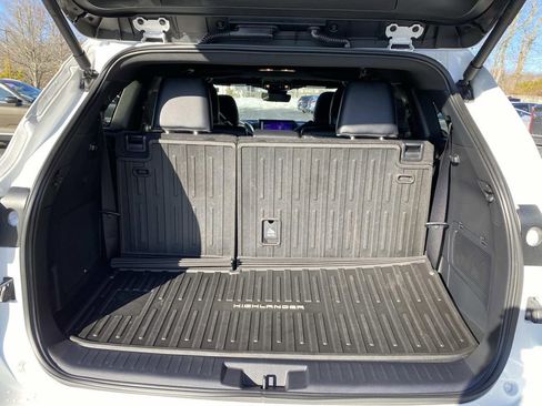 Used 2024 Toyota Highlander XSE image 6