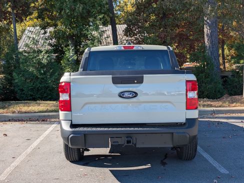 New 2025 Ford Maverick XLT w/ XLT Luxury Package image 4