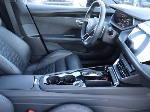 Used 2022 Audi e-tron GT Prestige w/ Prestige Package image 13