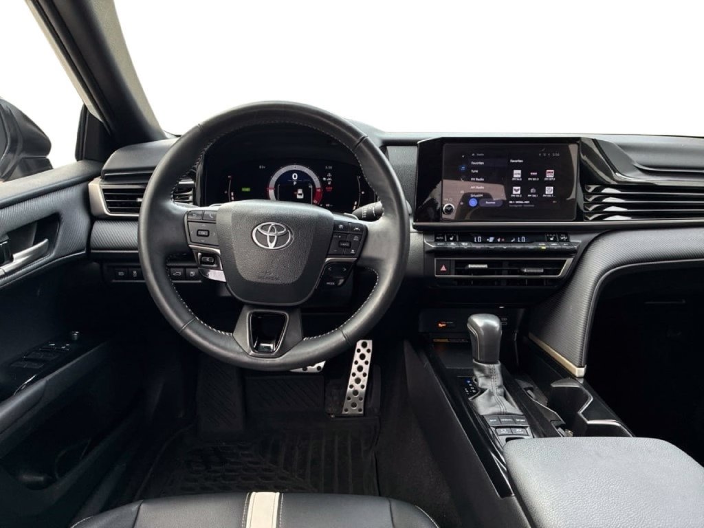 Used 2025 Toyota Camry SE w/ Convenience Package FWD image 13