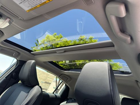 New 2026 Toyota Prius Plug-In Hybrid FWD image 13