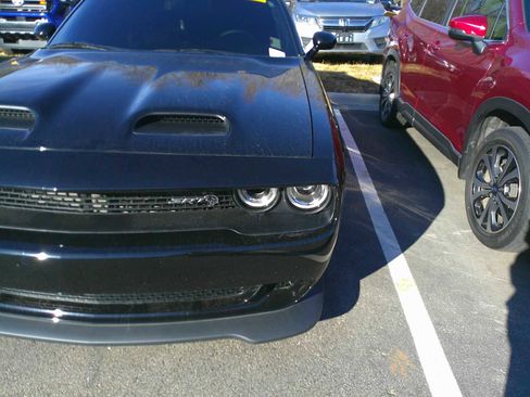 Used 2023 Dodge Challenger SRT Hellcat w/ Driver Convenience Group image 11