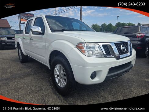 Used 2017 Nissan Frontier SV RWD image 3