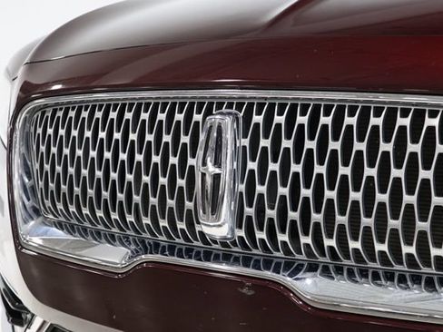 Used 2019 Lincoln Nautilus Select AWD/4WD image 12