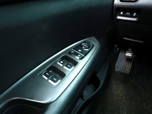 Used 2018 Kia Optima S image 18
