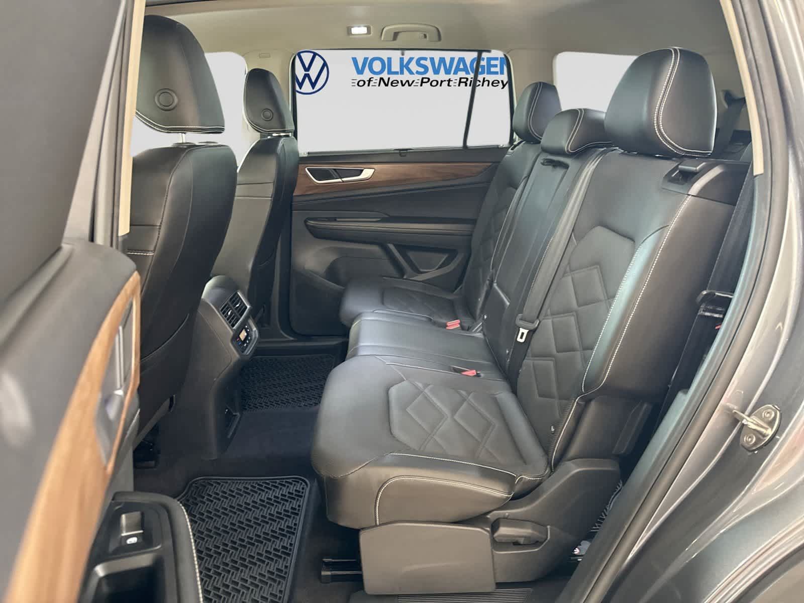 Used 2024 Volkswagen Atlas SE FWD image 25