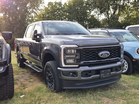 Used 2024 Ford F250 XL w/ STX Appearance Package AWD/4WD image 1