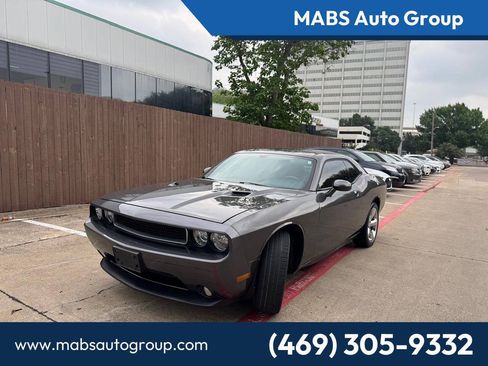 Used 2014 Dodge Challenger SXT Plus RWD image 1