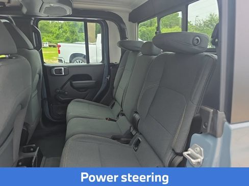 Used 2024 Jeep Gladiator Sport AWD/4WD image 19