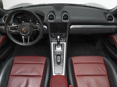 Used 2018 Porsche 718 Boxster image 2