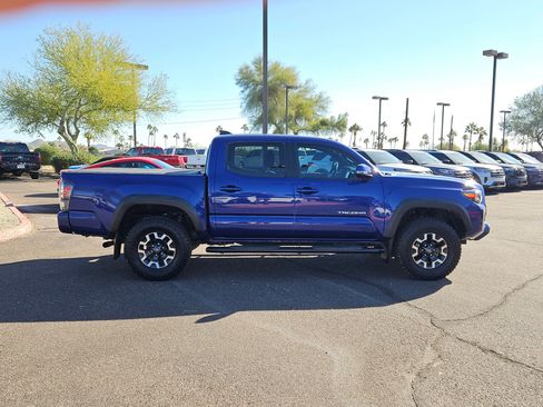 Used 2022 Toyota Tacoma TRD Off-Road image 4