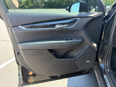 Used 2020 Cadillac XT6 Premium Luxury w/ LPO, Floor Liner Package FWD image 18