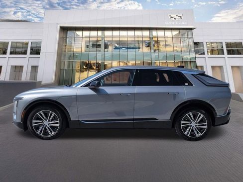 Certified 2024 Cadillac Lyriq Luxury AWD/4WD image 8