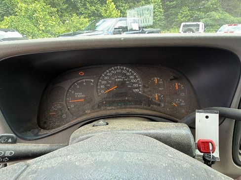 Used 2005 GMC Sierra 2500 SLT w/ Heavy-Duty Power Package AWD/4WD image 23