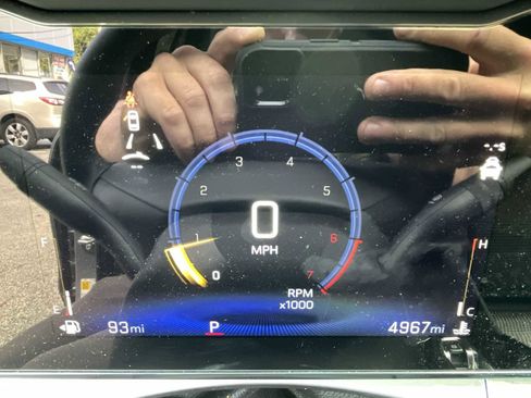 Used 2025 Chevrolet Trax LT w/ Driver Confidence Package image 12