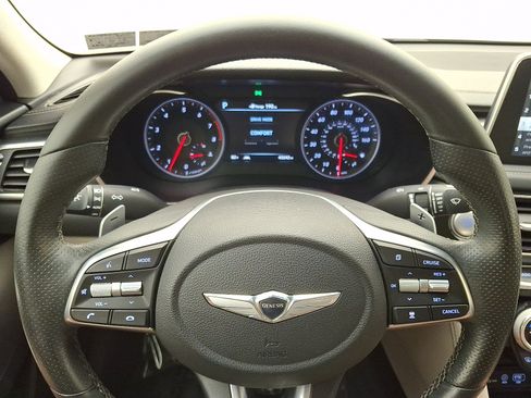 Used 2019 Genesis G70 2.0T Advanced RWD image 8