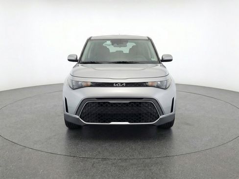 Used 2025 Kia Soul LX w/ LX Technology Package image 2