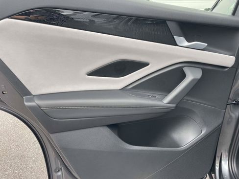 New 2026 Volkswagen Tiguan SE FWD image 12