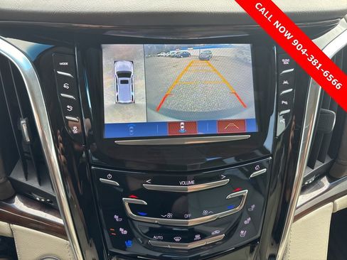 Used 2017 Cadillac Escalade Luxury image 15