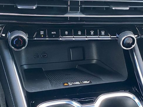 New 2026 Chevrolet Traverse LT w/ LPO, Floor Liner Package image 10