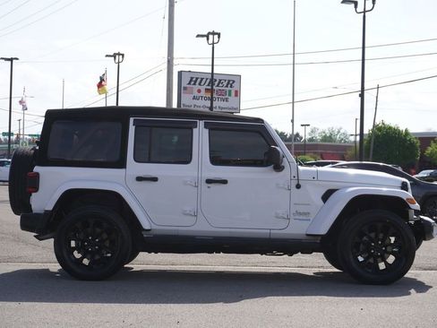 Used 2021 Jeep Wrangler Unlimited Sahara w/ Cold Weather Group AWD/4WD image 8
