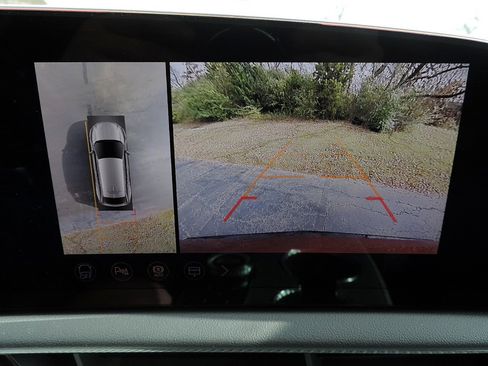 New 2026 Cadillac Optiq Luxury 2 image 24