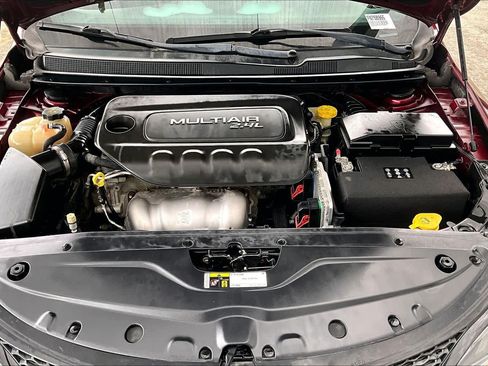 Used 2015 Chrysler 200 S FWD image 30