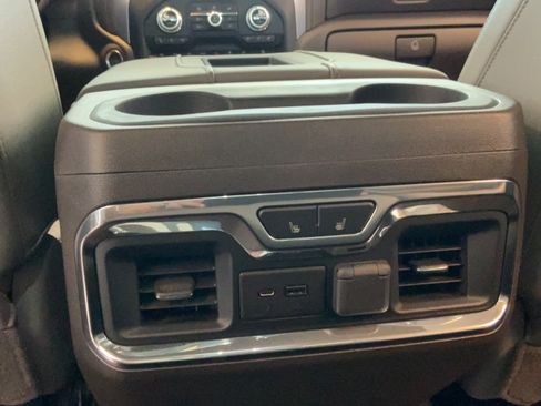 Used 2019 GMC Sierra 1500 SLT w/ SLT Premium Plus Package AWD/4WD image 28