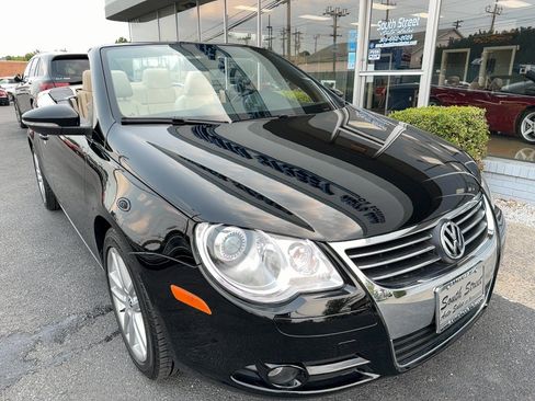 Used 2010 Volkswagen Eos Lux FWD image 2