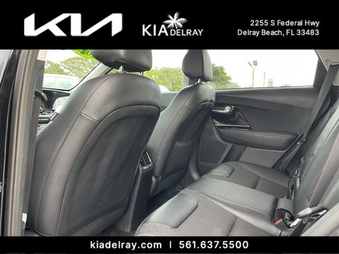 Certified 2022 Kia Niro EX image 14