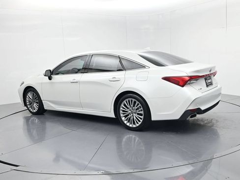 Used 2022 Toyota Avalon Limited w/ Advanced Safety Package FWD image 5