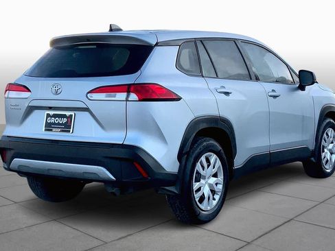 Used 2025 Toyota Corolla Cross L image 12