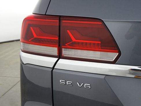 Used 2022 Volkswagen Atlas SE image 50