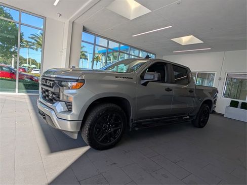 Used 2024 Chevrolet Silverado 1500 Custom w/ Dark Appearance Package image 3