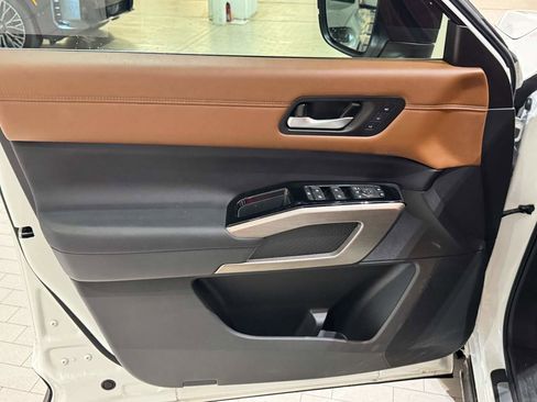 Used 2024 Nissan Pathfinder Platinum w/ Cargo Package FWD image 11