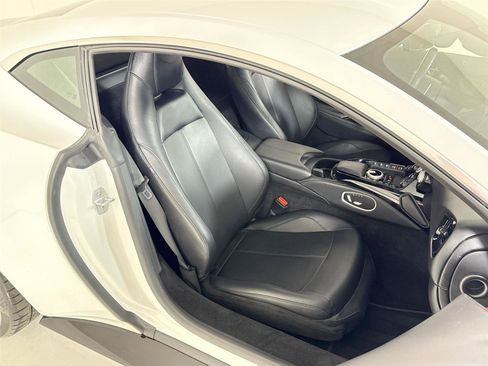 Used 2022 Aston Martin V8 Vantage Coupe image 26