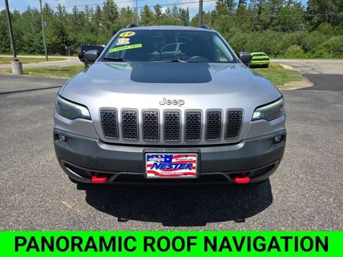Used 2019 Jeep Cherokee Trailhawk AWD/4WD image 3