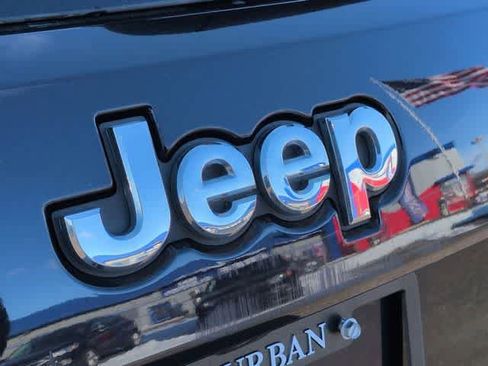 Used 2021 Jeep Grand Cherokee Limited w/ Premium Lighting Group image 12