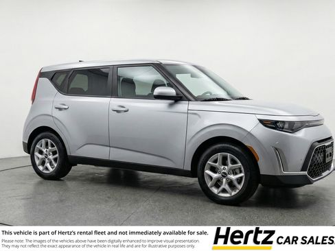 Used 2025 Kia Soul LX w/ LX Technology Package FWD image 1