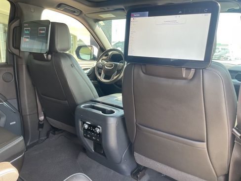 Used 2024 GMC Yukon XL Denali w/ Advanced Technology Package AWD/4WD image 34
