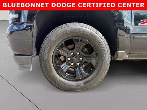Used 2018 Chevrolet Silverado 1500 LTZ Z71 w/ LTZ Plus Package AWD/4WD image 9