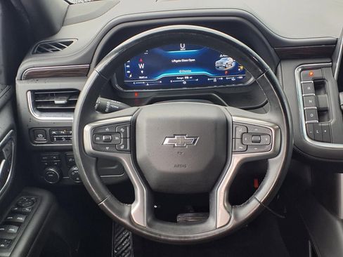 Used 2023 Chevrolet Suburban Z71 w/ Luxury Package AWD/4WD image 15